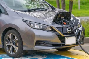 蓄電池とV2Hの違いとは？仕組み・費用・メリットを徹底比較
